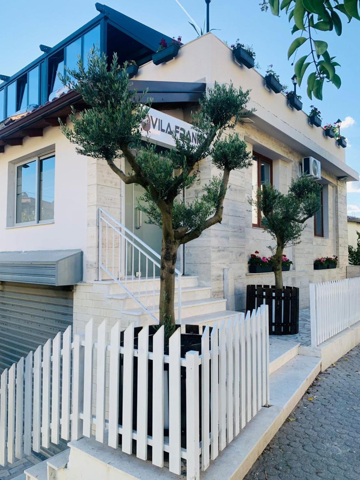 Vila Franko Berat Kültér fotó